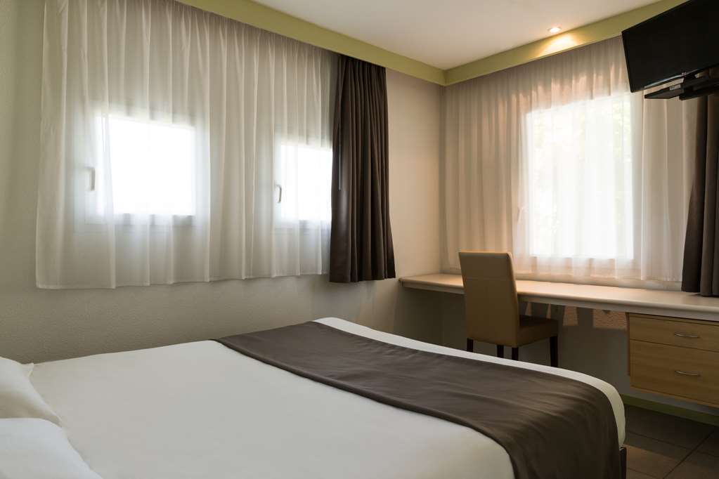 Hotel Confort Le Moulin Rouge Terrasson الغرفة الصورة